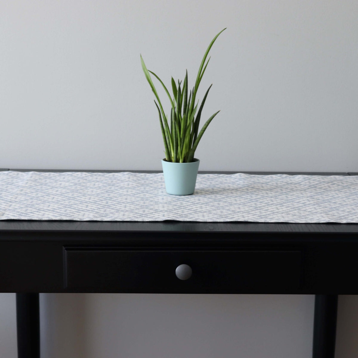 Setumaa bordløber 145×40 cm i hør og bomuld – Norvi