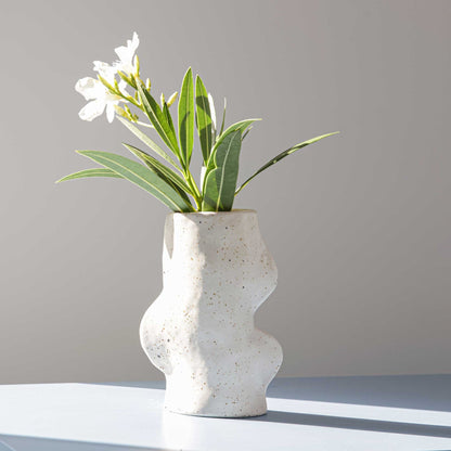 Fluxo keramikvase Medium, hvid – 5mm Paper – Norvi