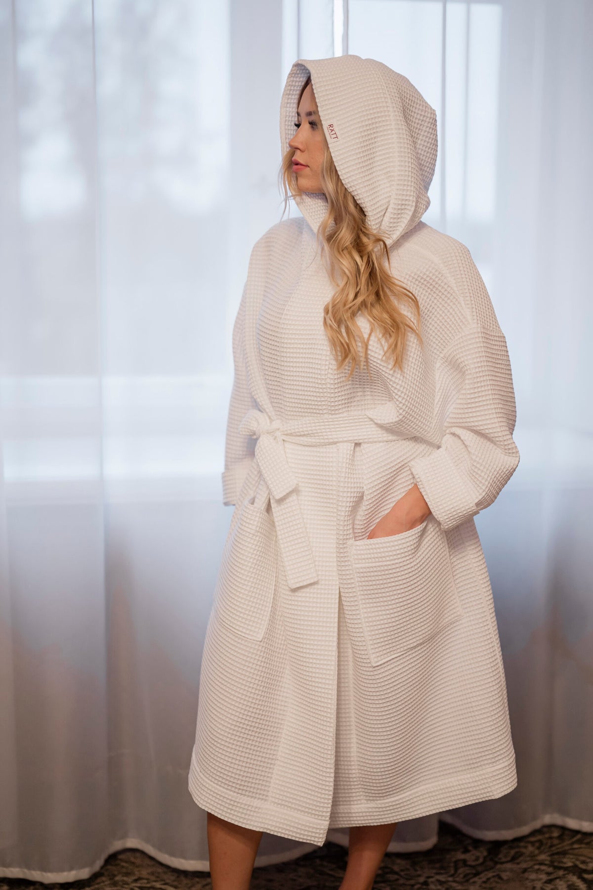 Vaffelbadekåbe med hætte, unisex, lysegrå – RÄTT – Norvi